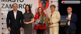 na zdjęciu przedstawiciele powiatu zambrowskiego i organizatorzy wydarzenia
