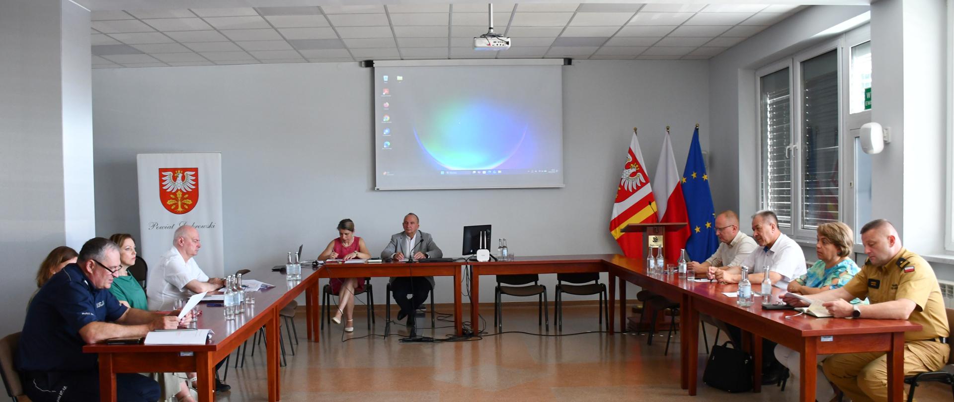 Uczestnicy posiedzenia podczas obrad