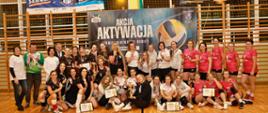 uczestnicy podczas rozgrywek turnieju siatkowego kobiet