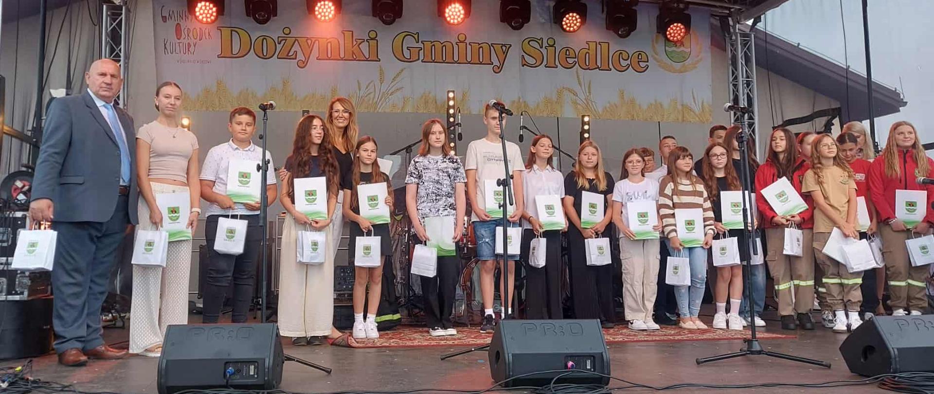 Zespół Oświatowy im. Jana Pawła II w Stoku Lackim – lider edukacji w Gminie Siedlce!