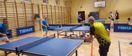 Zawodnicy klubów Hajnówka i Siemiatycze w trakcie akcji meczowej