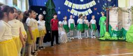 Szkolne obchody Pierwsze Dnia Wiosny - przedstawienie klas I-III