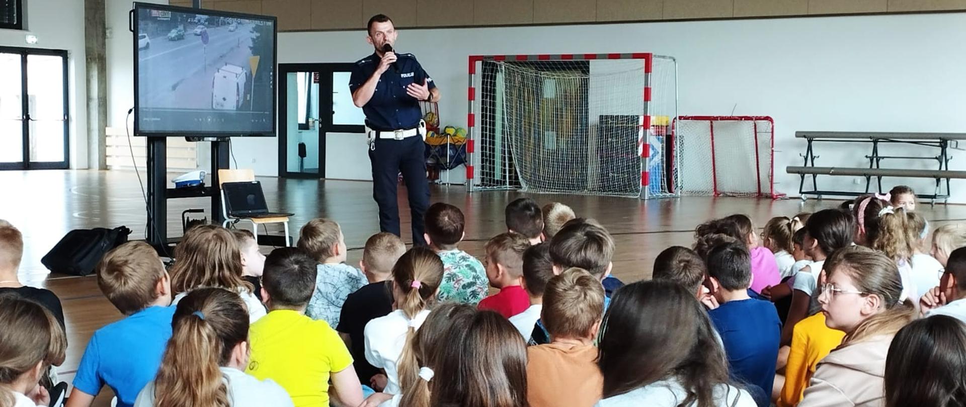 Cyberświadomość i bezpieczeństwo na co dzień - spotkanie z policjantem