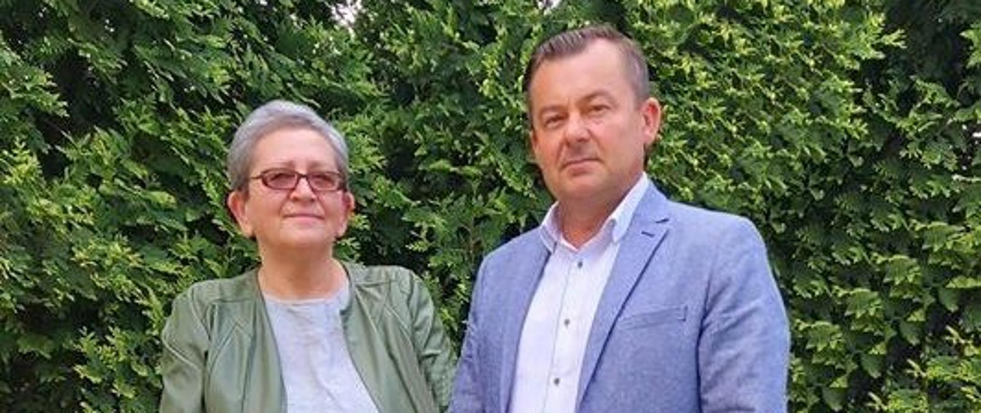Prezes TWRP Wszechnica Konecka Jarosław Staciwa i kierownik WTZ Barbara Zbylut