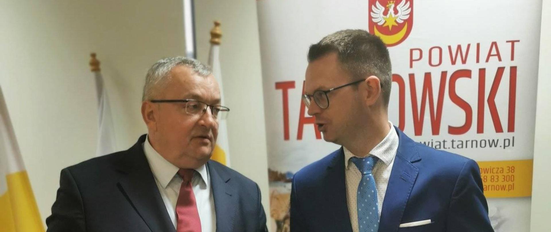 od lewej Pan Andrzej Adamczyk, Pan Tomasz Banek