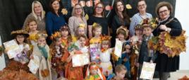 Grupowe zdjęcie uczestników wydarzenia
