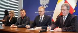 Powiat konecki z podpisaną umową na nowe linie autobusowe