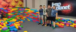 Uczniowie klasy 4a i 4b w Parku Trampolin Jump Planet.