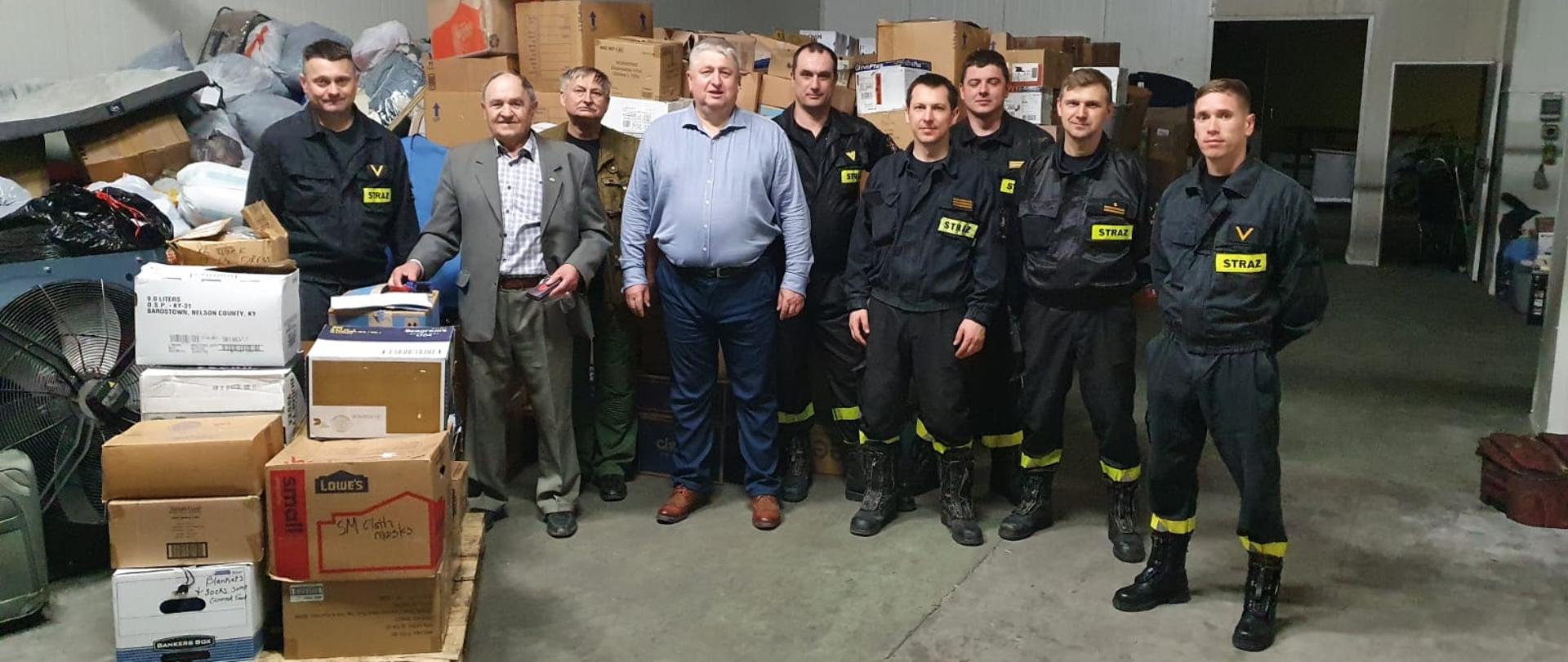 Strażacy z PPSP w Łosicach, Starosta łosicki Janusz Kobyliński, podinspektor Roman Kasprowicz, Prezes Zarządu PCK w Siedlcach Mieczysław Stefaniuk 