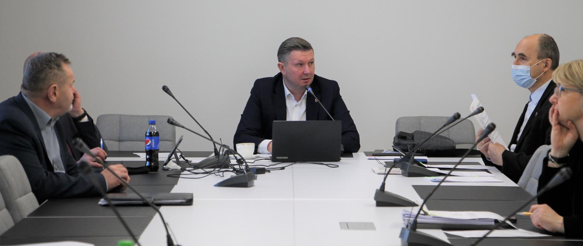 Spotkanie zarządu - Starosta rozmawia z Wicestarostą 
