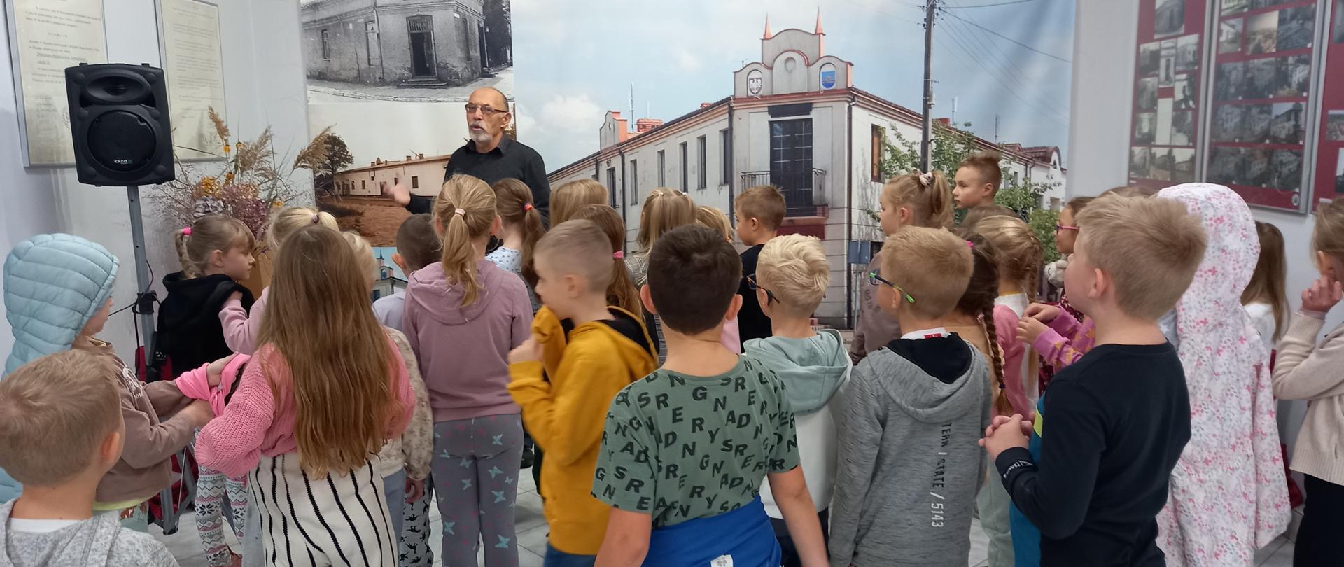 zapoznanie z wystawą