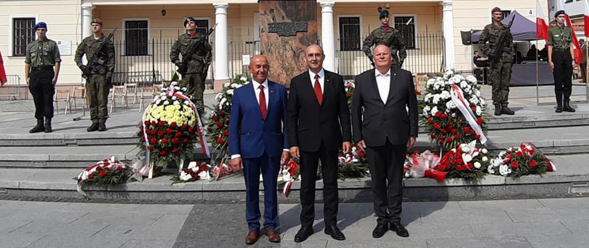 Roman Czepe, Zdzisław Łukaszewicz i Henryk Suchocki podczas Obchodów Święta Wojska Polskiego w Białymstoku