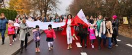 mieszkańcy podczas uroczystości Święta Niepodległości