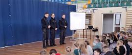 Bezpiecznie podczas ferii zimowych - spotkanie z policjantami.