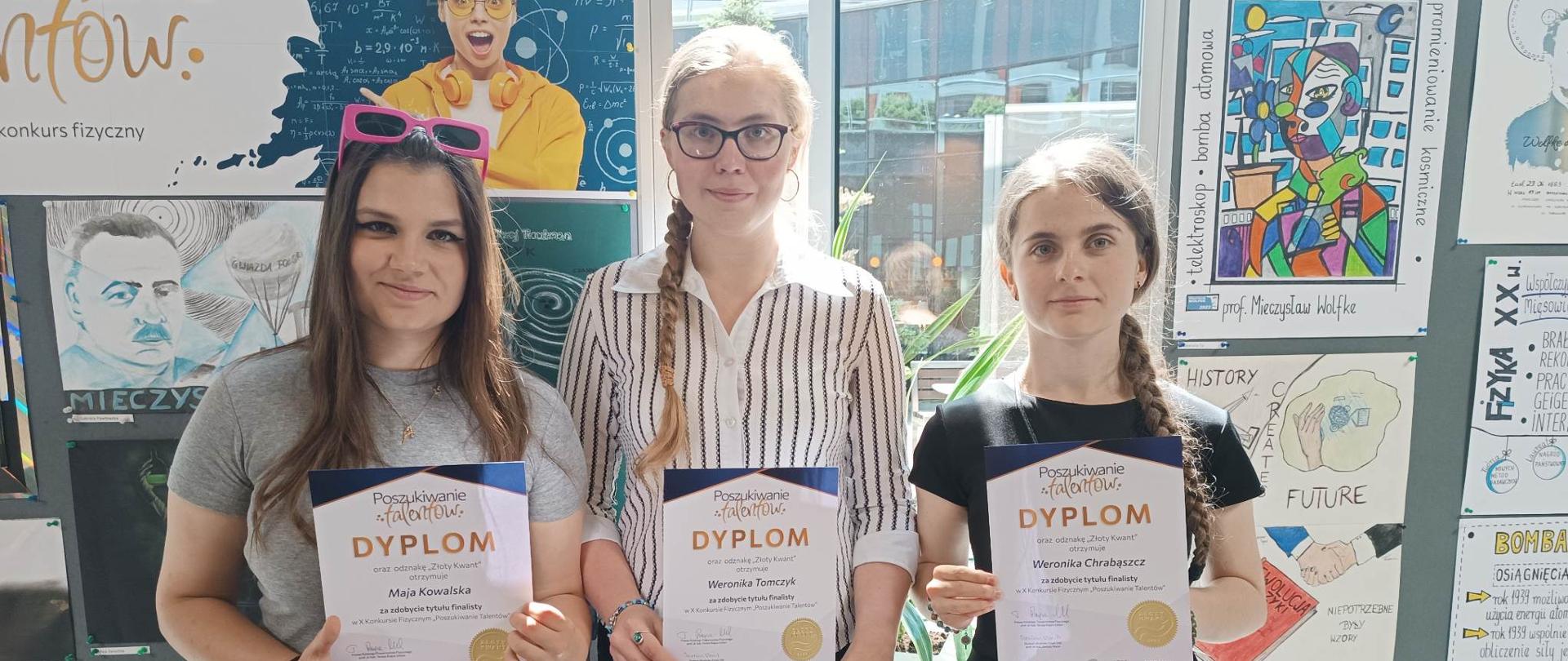 Uczennice Staszica zdobyły tytuł finalistów X Ogólnopolskiego Konkursu Fizycznego "Poszukiwanie Talentów"