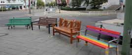 4 ławki z regionów partnerskich
