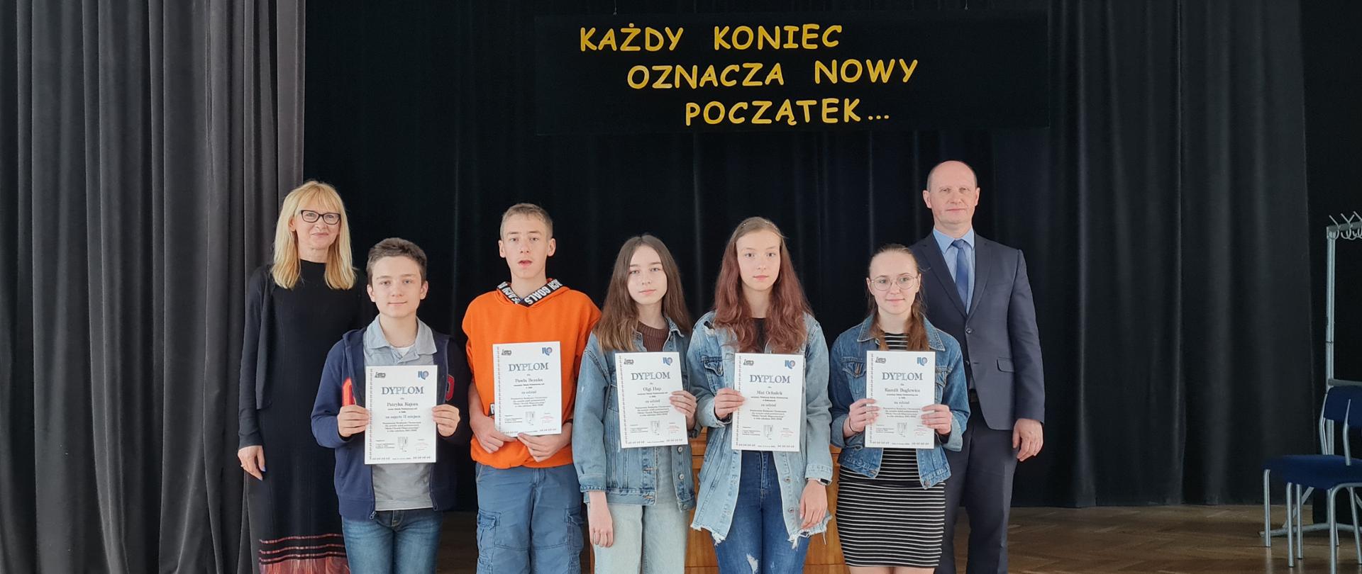Laureaci konkursu „Młody Chemik Eksperymentuje”