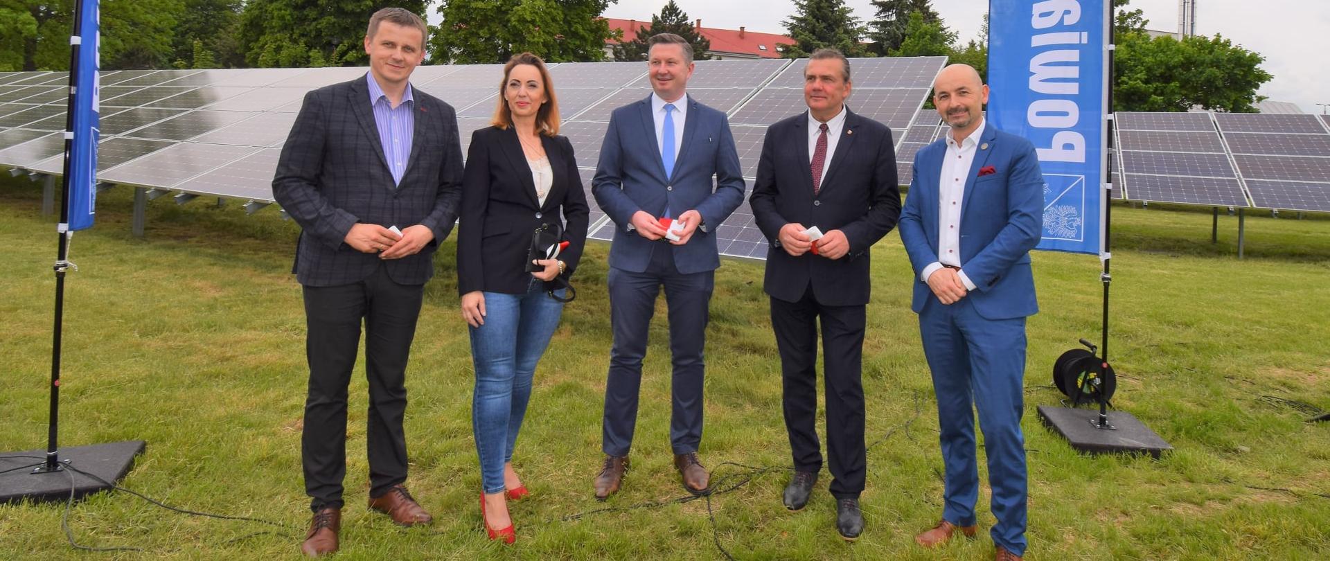 Oficjalne przekazanie do użytku instalacji fotowoltaicznej w DPS w Choroszczy.
