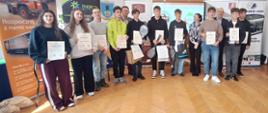Grupowe zdjęcie wszystkich finalistów konkursu