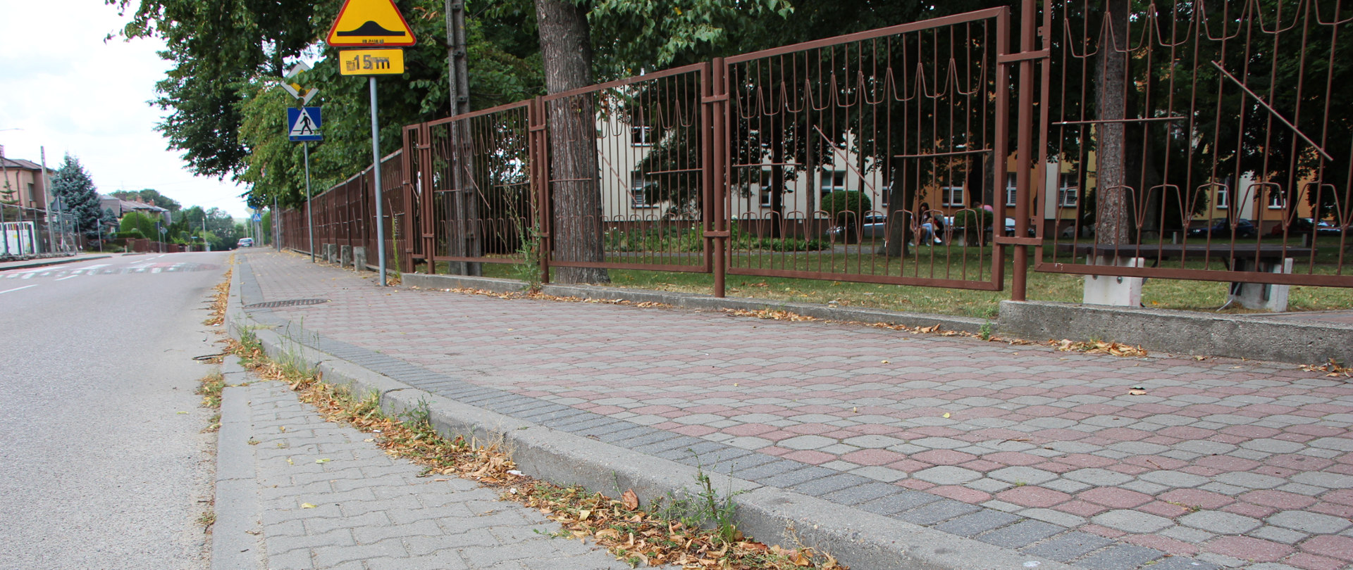 zdjecie zatoki parkingowej przy ul. M. Konopnickiej w Zambrowie