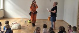 Spotkanie uczniów z Gzowa z psem ratownikiem