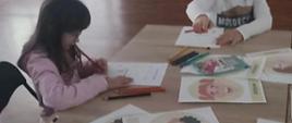 Warsztaty - młodzież podczas pracy 