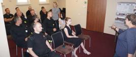 Spotkanie członków Koła ze strażakami w siedzibie Komendy