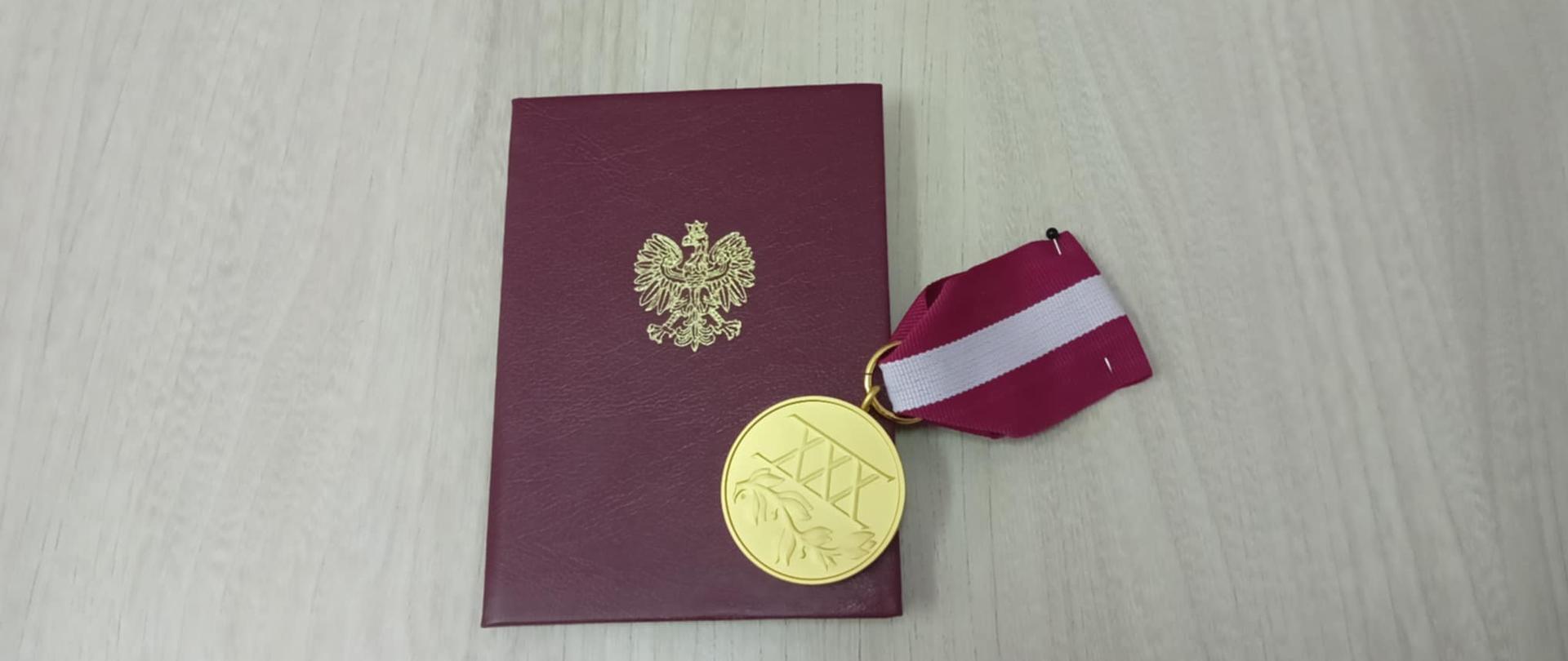 Medal Złoty za Długoletnią Służbę