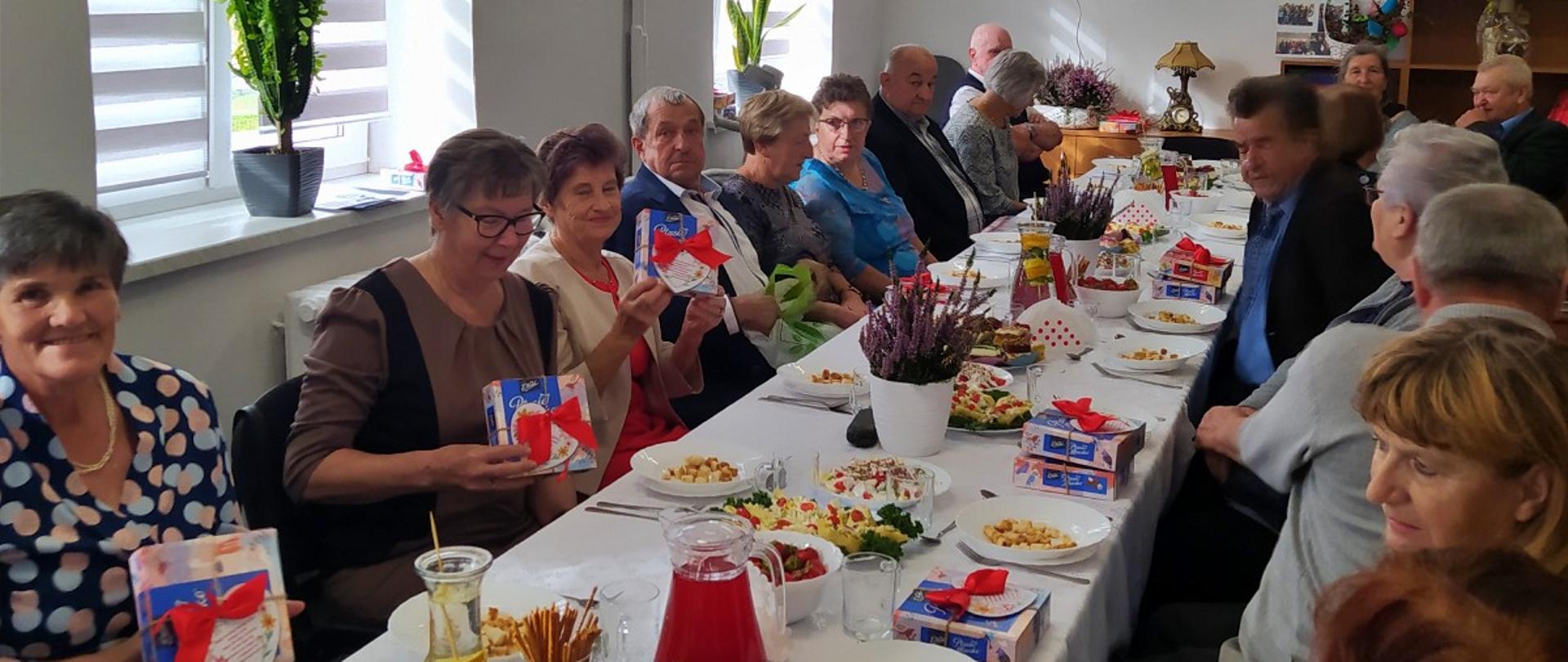 seniorzy podczas obchodów Dnia Seniora
