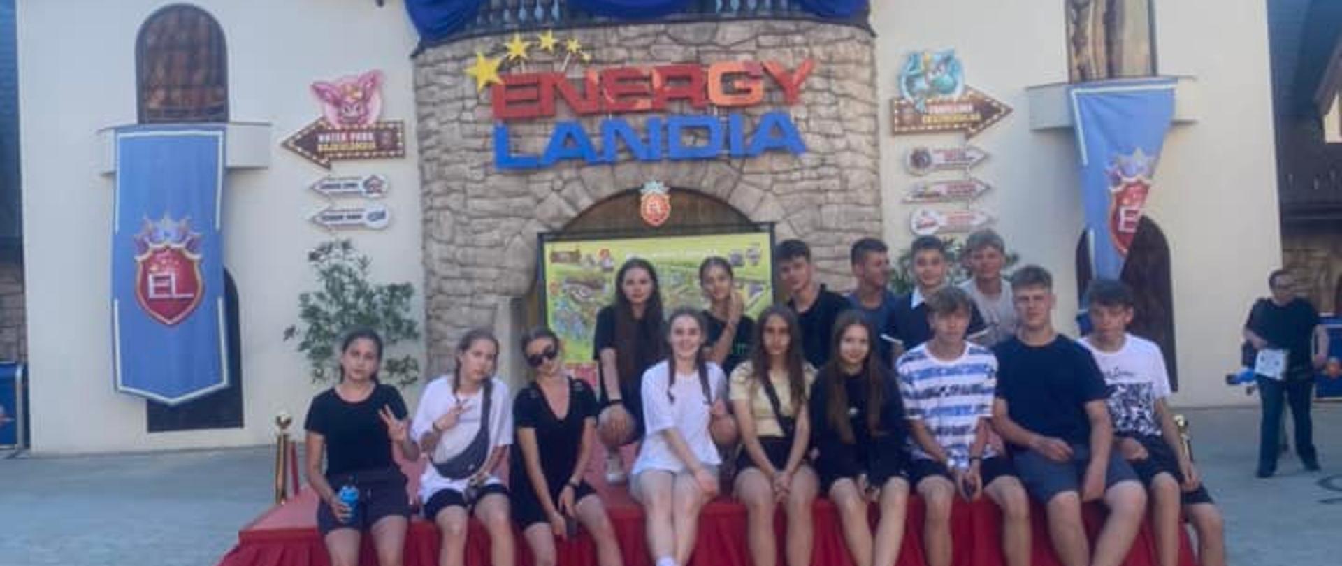 Wyjazd Uczniowskiego Klubu Sportowego "Orły" w Holonkach do Krakowa i Łodzi