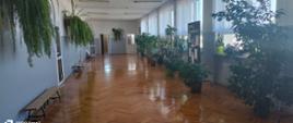 Korytarz w SP Siedliska przed remontem