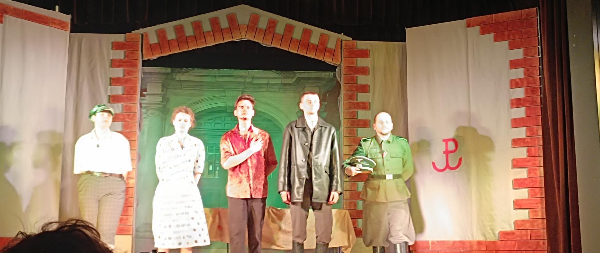 Spektakl teatralny pt. ''Kamienie na szaniec''