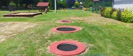 Trampoliny na placu zabaw w Lubeni