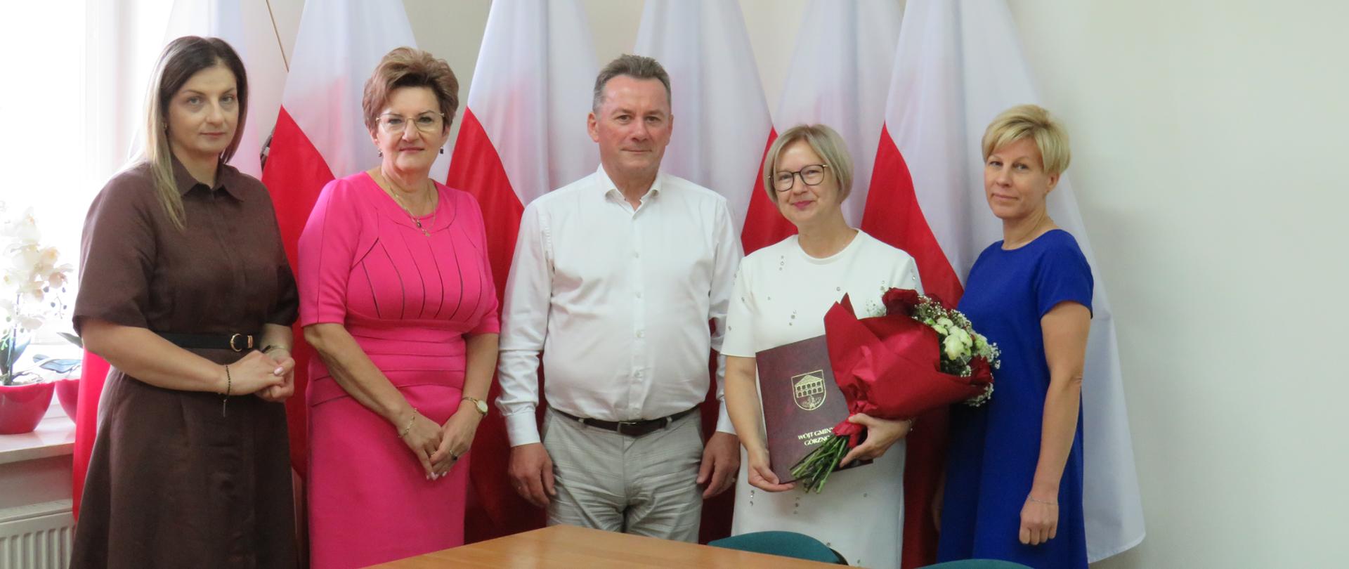 Powierzenie stanowiska Dyrektora Zespołu Szkolno - Przedszkolnego w Uninie Pani Marii Walickiej przez Wójta Gminy Waldemara Sabaka