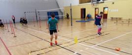 Rywalizacje sportowe na hali sportowej