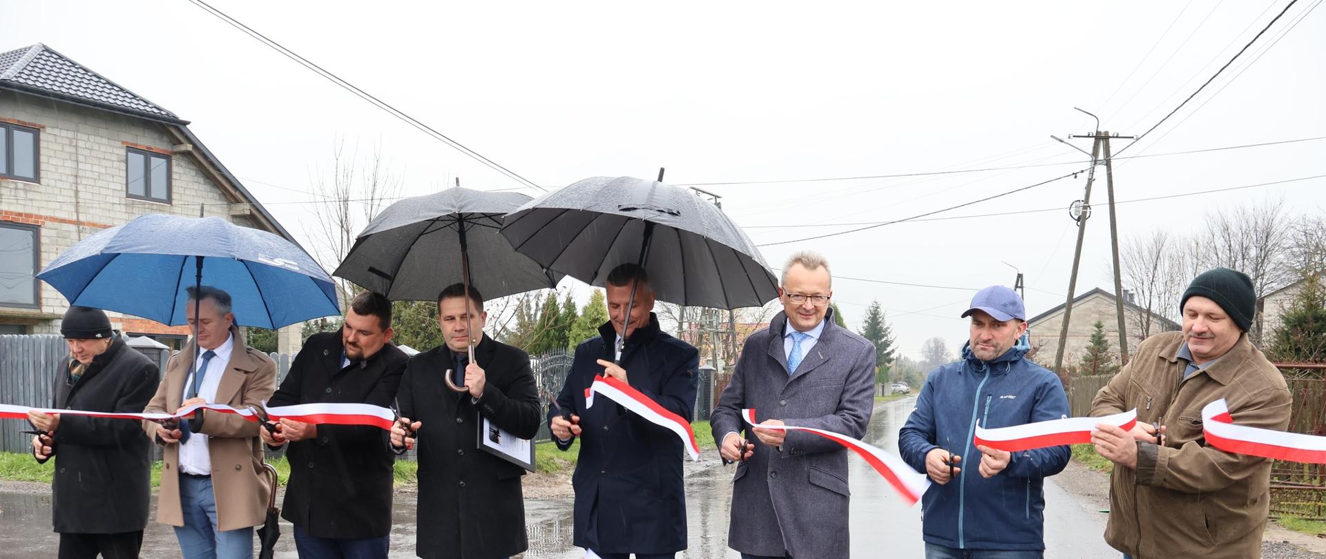 Oficjalne otwarcie przebudowanej drogi w Strykowicach Górnych – inwestycja na miarę potrzeb