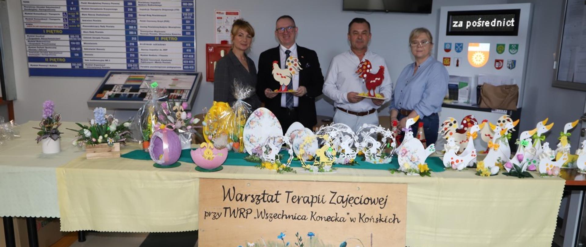 Wielkanocny kiermasz w koneckim starostwie