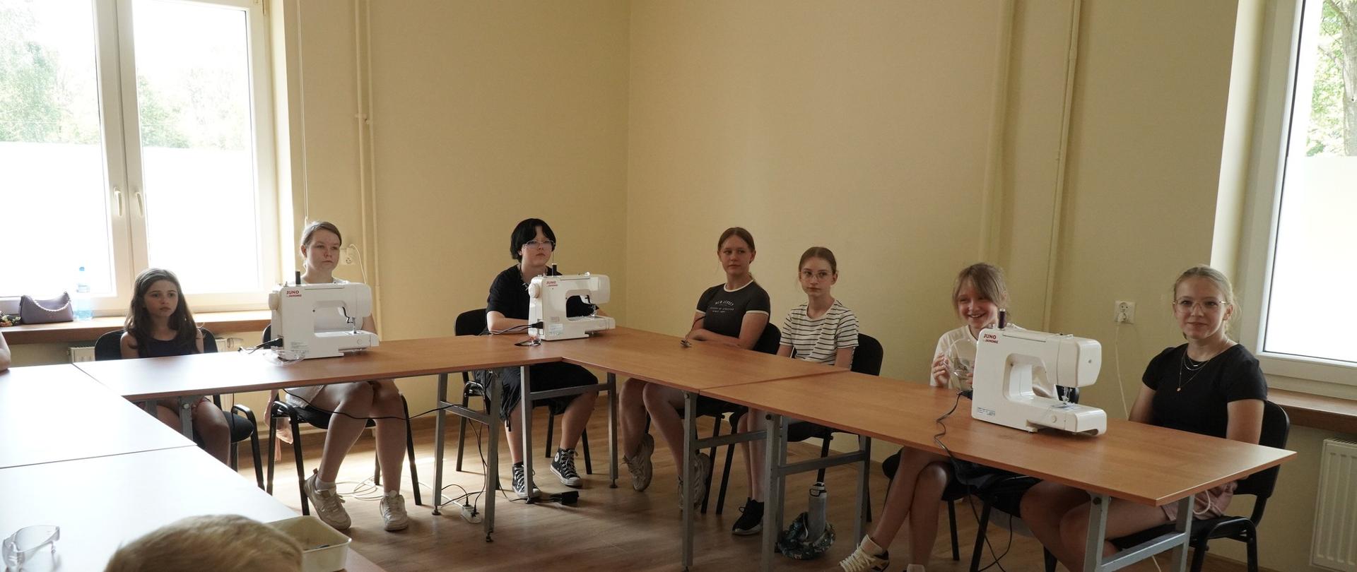 Na zdjęciach widać uczestników warsztatów.