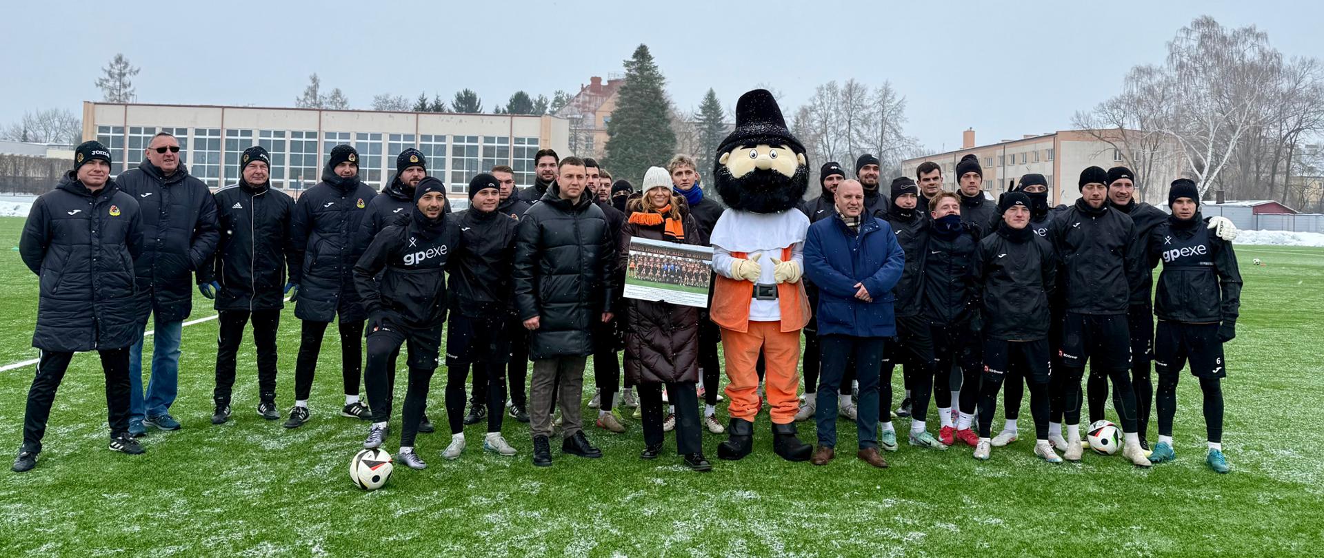 Powiat Ostrowiecki stawia na sport – konsekwentna promocja i wsparcie lokalnych środowisk