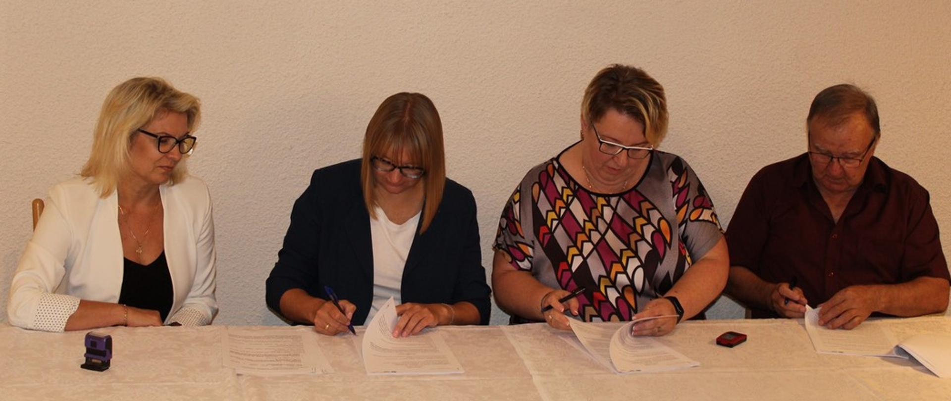 Budynki Domu Pomocy Społecznej w Końskich będą miały nowe dachy