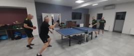 Członkowie drużyn Narewka - Sokołów Podlaski w trakcie gry