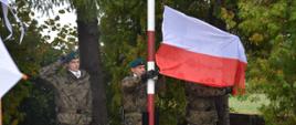 Uroczyste wciągnięcie flagi na maszt