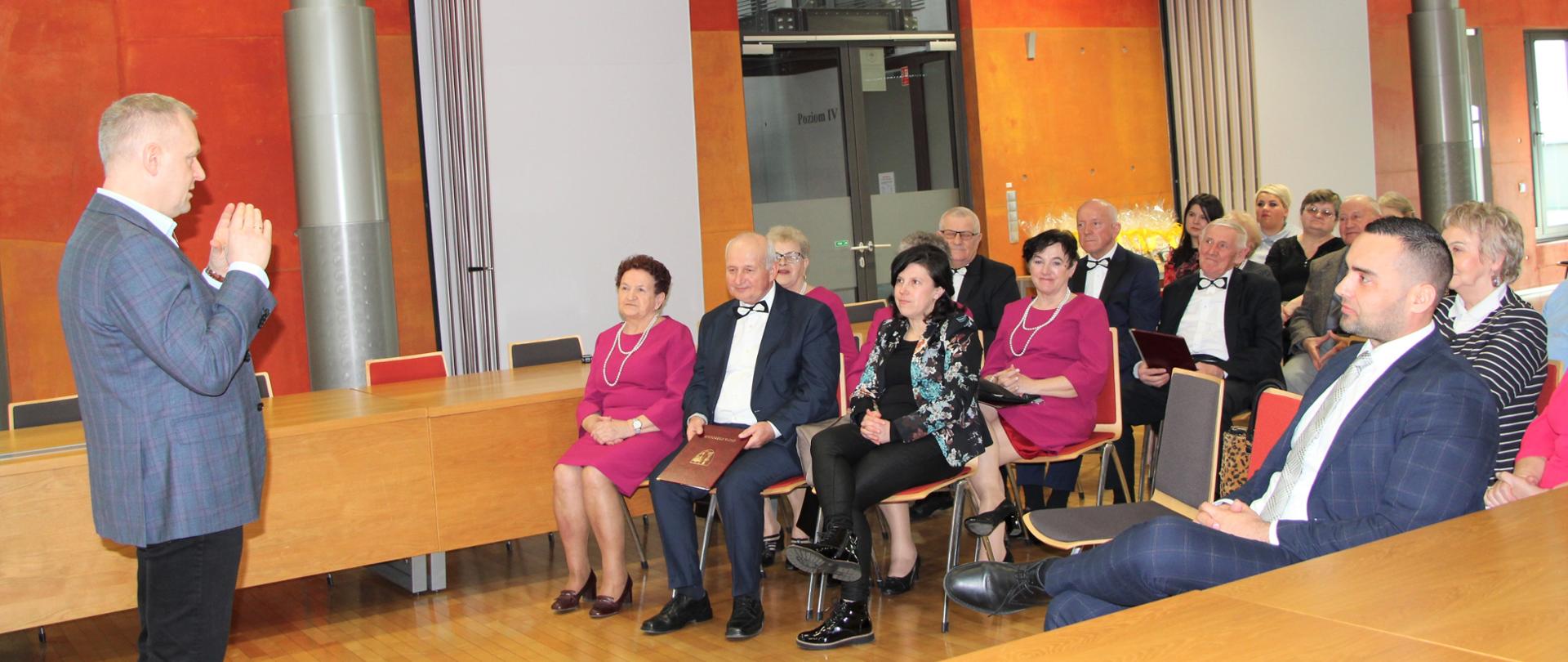 Władze powiatu polkowickiego podczas spotkania z seniorami