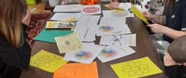Zajęcia edukacyjne przeprowadzone w ramach kampanii - w trakcie zajęć plastycznych