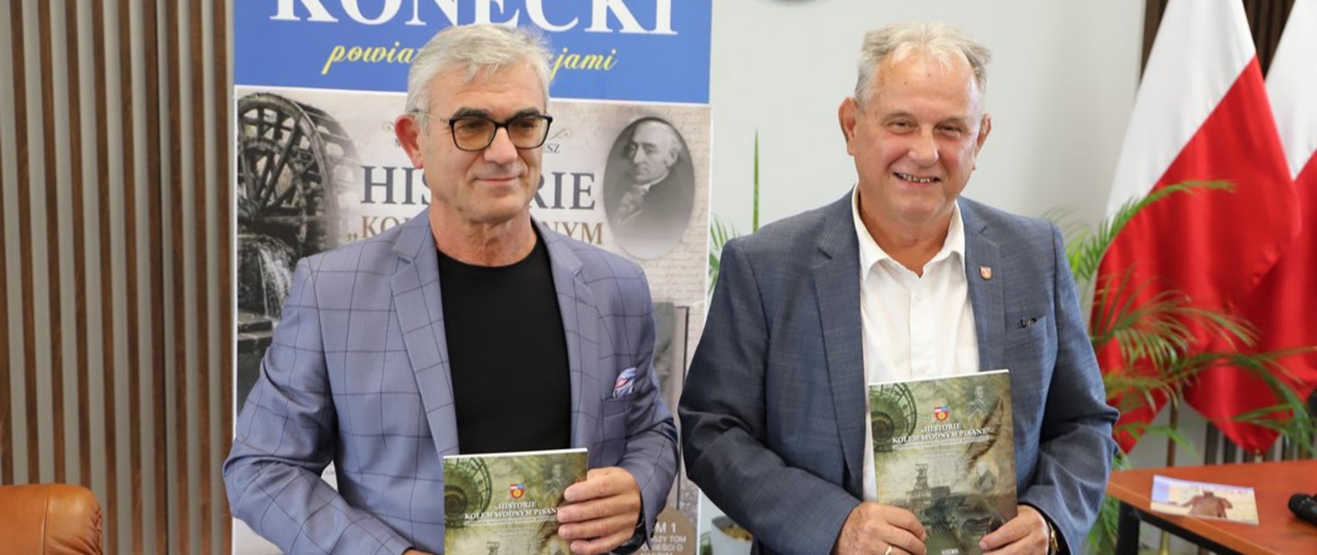Książka, która zatrzymuje czas. Spotkanie autorskie w Starostwie Powiatowym