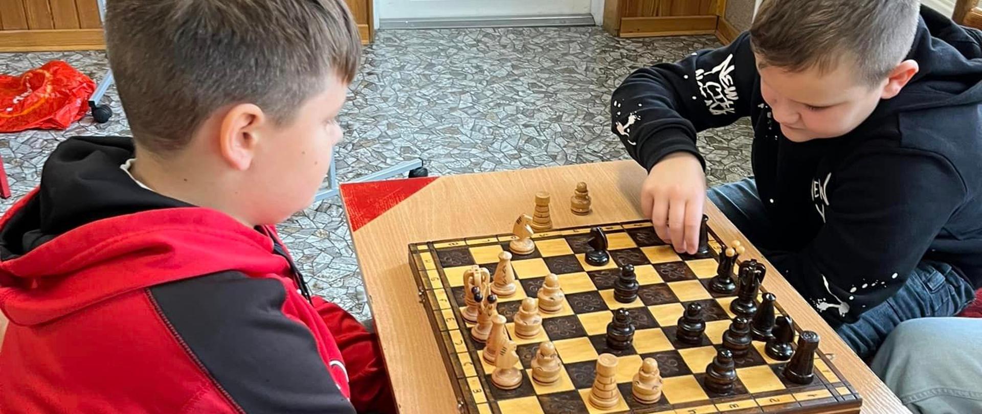 Na przerwach w Szkole Podstawowej im. Jana Pawła II w Żarnowie