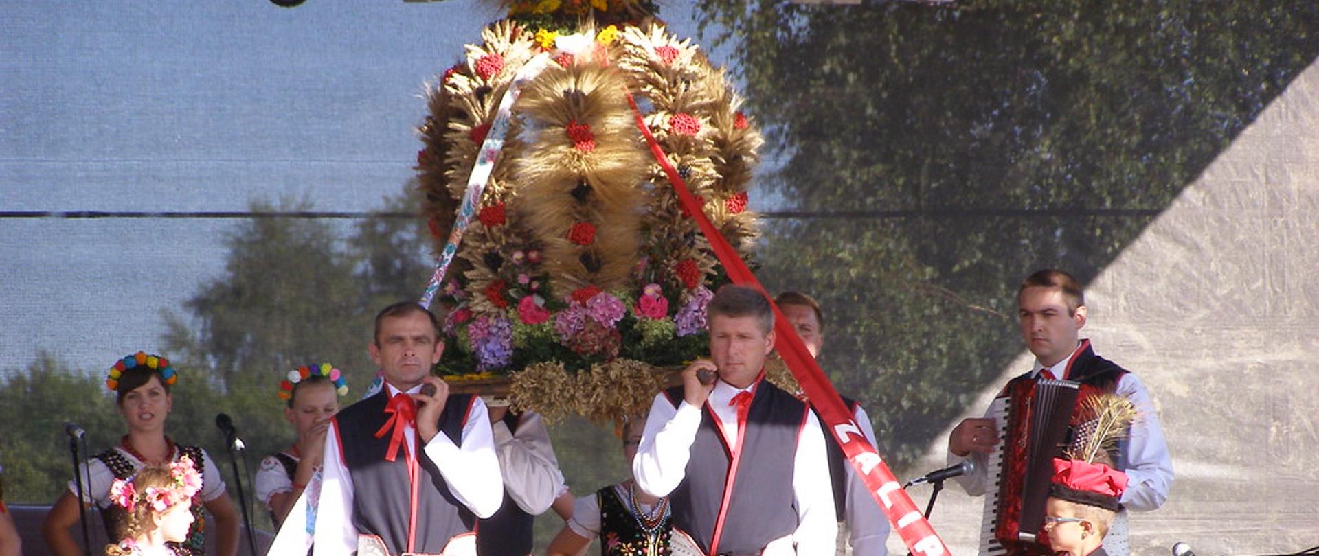 wieniec dożynkowy