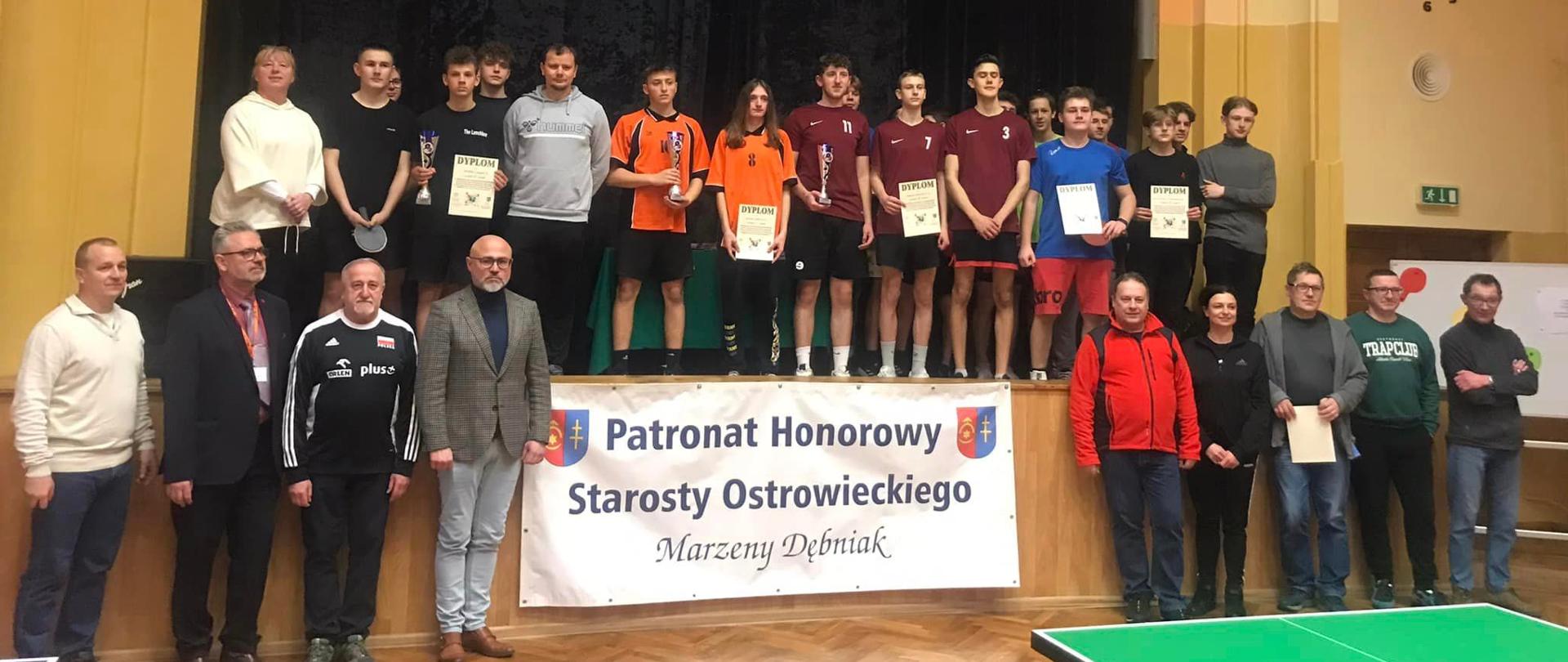 Turniej Tenisa Stołowego o Mistrzostwo Powiatu Ostrowieckiego Szkół Ponadpodstawowych w THM-ie