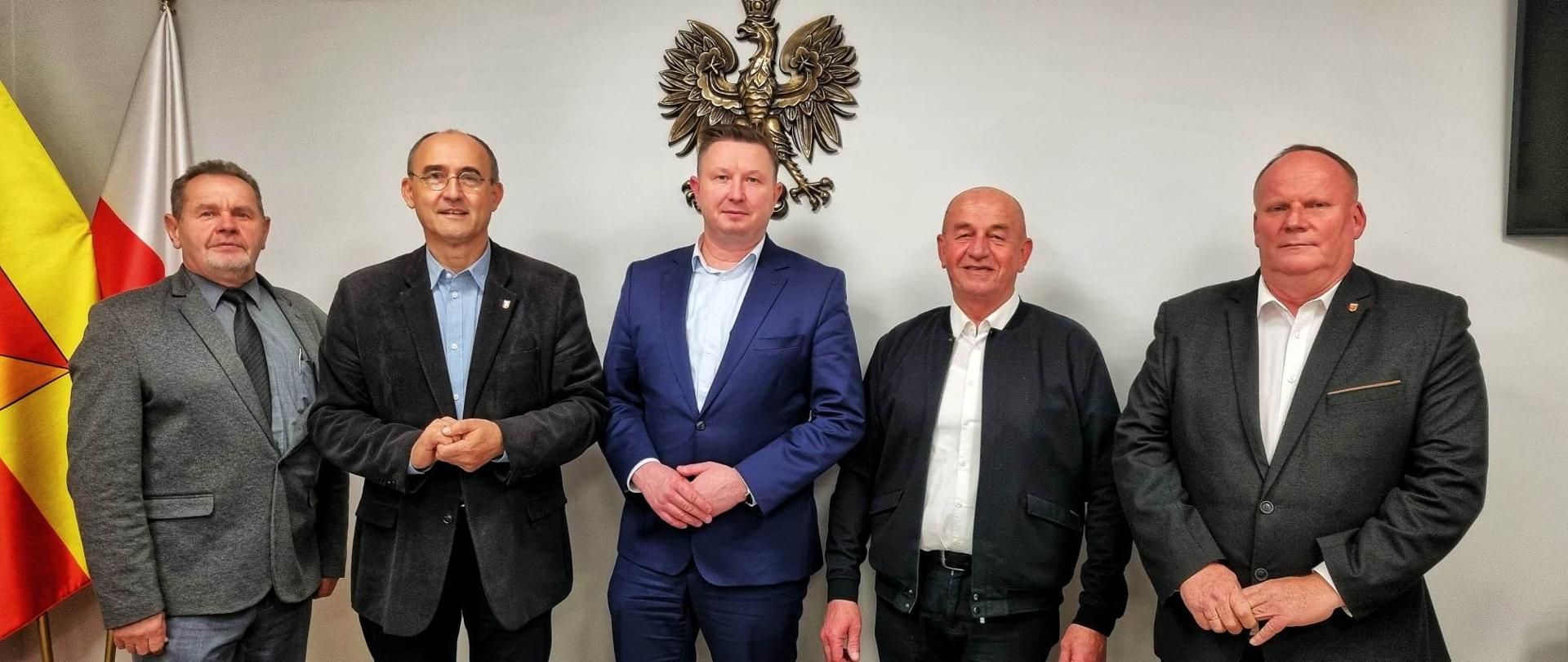 Nowy Zarząd Powiatu Białostockiego - po zakończeniu obrad 28.11.2022 r
