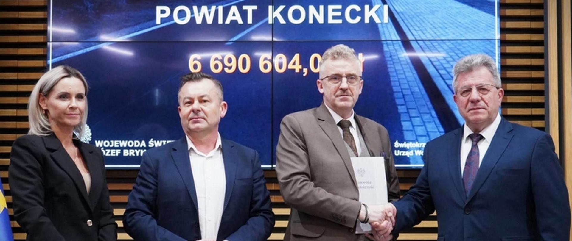 Pieniądze na rozbudowę drogi dla Powiatu